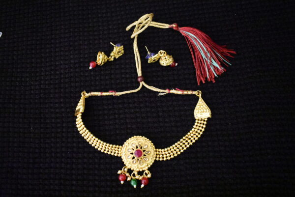 Golden Alloy Jewellery Set - Image 2