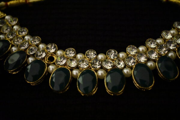 Green Stone Jewellery Set - Image 4