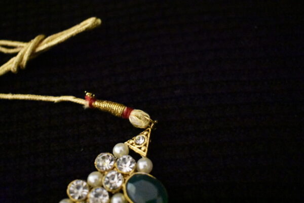 Green Stone Jewellery Set - Image 6