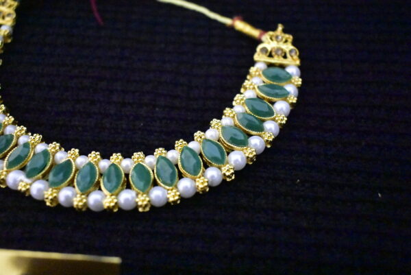 Green Stone Jewellery Set - Image 3