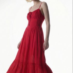 Long dress Flared red laces